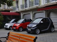 Daimler negociază cu Renault relansarea modelului Smart ForFour