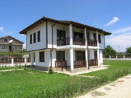 Locuinţele din Bulgaria continuă să se ieftinească