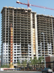 Criza a îngheţat 80% dintre proiectele de construcţii din Rusia