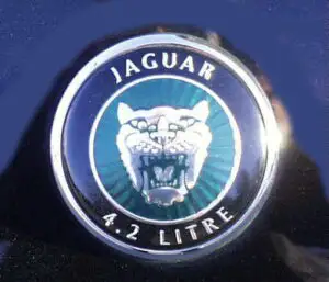 Cerberus Capital Management, interesat de Jaguar şi Land Rover