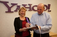 Microsoft plăteşte 150 de milioane Yahoo! şi transferă 400 de angajaţi
