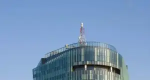 Colliers: Stocul de birouri a depăşit un milion de metri pătraţi, dar cererea s-a redus cu 80%