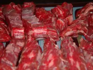 AVAS vinde acţiunile la Prelucrarea Cărnii Splai S.A. Bucureşti