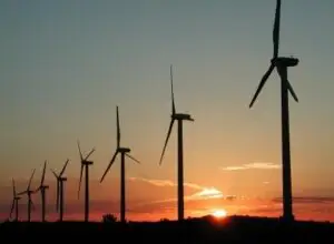 Expert în energie: Regenerabilele ar scumpi factura la energie electrică cu numai 2 euro/MWh