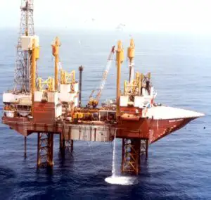 Încă o companie petrolieră părăseşte Venezuela