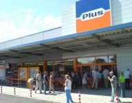 Discounterul Plus a investit 1,5 mil. euro într-un nou magazin