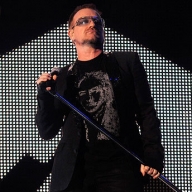 Bono (U2) a devenit cel mai bogat muzician în urma IPO-ului Facebook