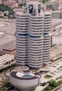 Mercedes ar putea construi noua generaţie a modelului A-Class pe o platformă BMW
