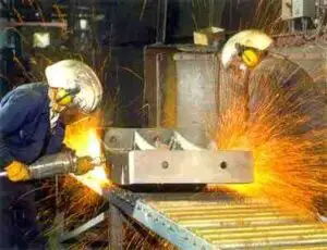 Producţia industrială a crescut cu 6,8% în perioada mai 2006-mai 2007