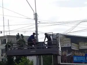 UPC acuză Primaria Bucureşti că i-a tăiat abuziv cablurile de fibră optică