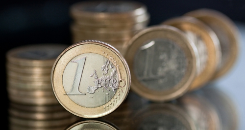 De ce sunt creditele din România mai scumpe decât cele din UE