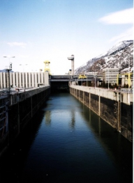 Statul negociază cu patru bănci finanţarea hidrocentralei de la Islaz