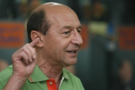 Băsescu: Guvernul se va împrumuta scump ca să plătească pensiile şi salariile