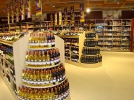 Real, Carrefour şi Kaufland sunt cei mai apreciaţi retaileri de către români