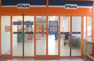 Discounterul Plus a deschis două magazine la Braşov şi Ocna Mureş