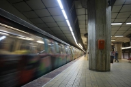 În sfârşit, călătorii cu metroul vor afla cât timp mai au de aşteptat în staţie