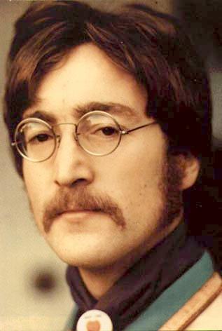 1,5 milioane $ pentru ochelarii lui John Lennon!