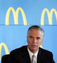 Preşedintele McDonald’s se retrage din funcţie