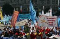 Codul Muncii: Boc nu s-a înţeles cu sindicaliştii