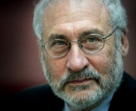 Stiglitz: „Economia americană ar putea intra din nou pe minus”