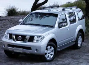 Nissan înregistrează un profit mai redus în primul trimestru dar nu renunţă la estimări
