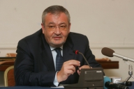 Vlădescu speră că legea pensiilor să devină o „urgenţă” pentru Parlament