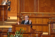 Premierul Emil Boc a prezentat deputaţilor priorităţile Guvernului pentru 2010