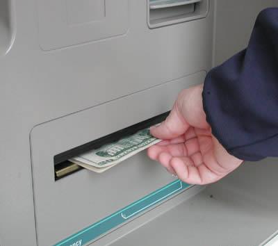 Un ATM din Statele Unite a „donat” 7.000 $