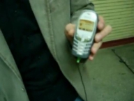 Doi români au inventat dispozitivul care îţi încarcă mobilul când mergi