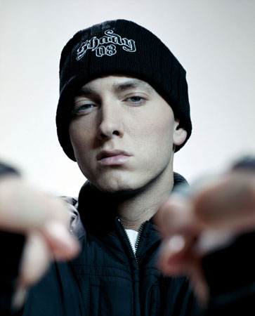 Reprezentanţii lui Eminem cer milioane de dolari de la Apple