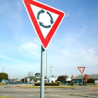 Cum poluezi mai puţin cu ajutorul semnelor de circulaţie