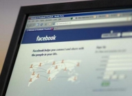 12% dintre internauţii români accesează Facebook de mai multe ori pe zi