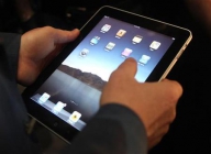 Primii clienţi iPad se plâng deja de acesta