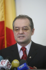 Boc: „N-am deschis şurubul angajărilor în sectorul public de stat”