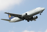 Mai multe ţări europene anunţă prelungirea restricţiilor de transport aerian