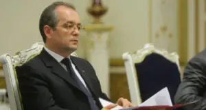 Boc: „Fără reforme, România va ajunge în situaţia Greciei”