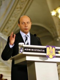 Băsescu: S-a optat, în discuţia cu FMI, pentru varianta restructurării masive a cheltuielilor