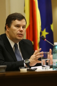 „FMI doreşte să vadă România ieşind din criză”