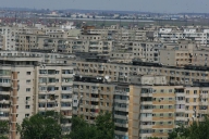 Scăderea chiriilor la apartamentele vechi din Bucureşti devine tot mai moderată