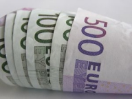 Datoriile europenilor îi afectează pe asiatici