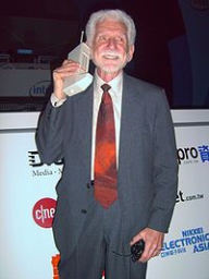 Martin Cooper, inventatorul celularului: iPhone 4 nu e impresionant