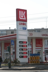 Dacă am avea autostrăzi, ruşii de la Lukoil ar face mai multe benzinării