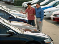 Dealerii auto vorbesc despre faliment dacă se majorează TVA şi cota unică