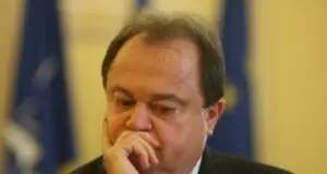 „Toată lumea este de acord că aparatul statului este umflat”