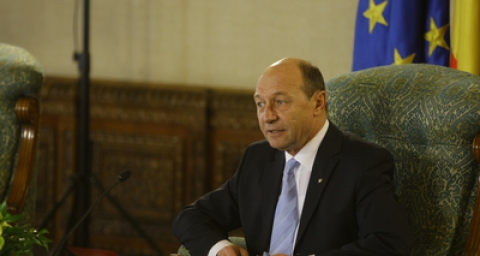 Băsescu vrea ca pensiile să fie impozitate cât mai repede