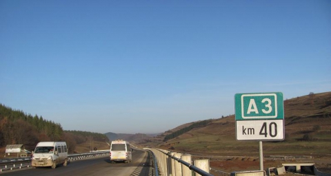 Începe asfaltarea la al doilea tronson al autostrăzii Transilvania