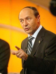 Băsescu i-a spus ambasadorului britanic că sunt inacceptabile concluziile politice ale raportului CE