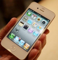 Apple are probleme cu livrarea iPhone 4 alb