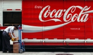 Vânzările Coca-Cola Hellenic au scăzut în trimestrul al doilea în volum cu peste 10%