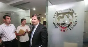 Guvernul a concediat până acum peste 30.000 de bugetari; în septembrie urmează profesorii